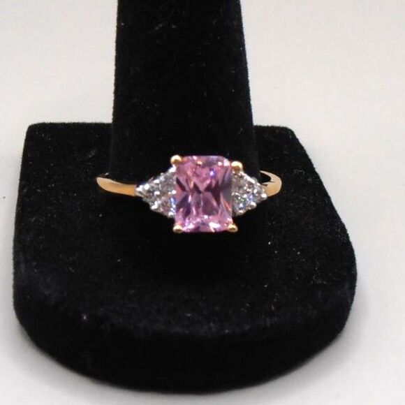 Pink Glass Solitaire Ring Sz 10 – Princess Cut Glam in Gold-Tone - Picture 1 of 5